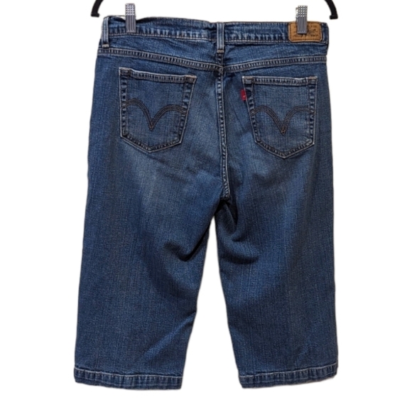 Levi's 515 Capri Medium Wash Women's Summer Denim Shorts (10) - Picture 2 of 5